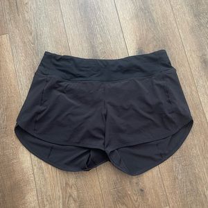 Lululemon• Speed Up Short Long *4" Updated Fit size 8